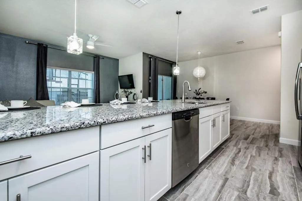 Stylish 4 Bed 3 Ba Champions Gate Pool Home 1590Mv Davenport Holiday home